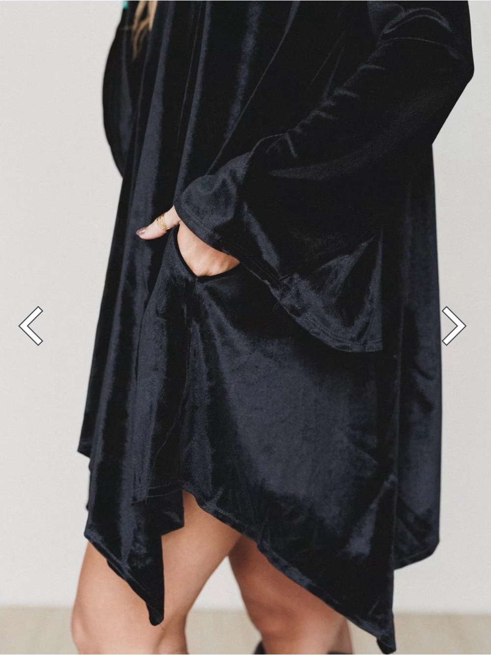 Golden Hour Bell Sleeved Black Velvet Mini Dress New Medium - Picture 5 of 13